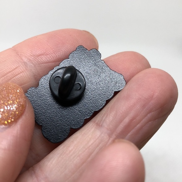 3/$25 “Jesus is King” Unisex Acrylic Pin Badge Brooch - Picture 4 of 4